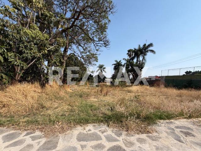 Terreno en venta dentro de Residencial Jacarandas, Cuernavaca, Morelos. Clave 6212