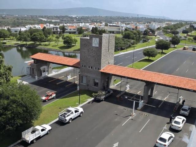 Terreno en venta dentro del campanario Querétaro