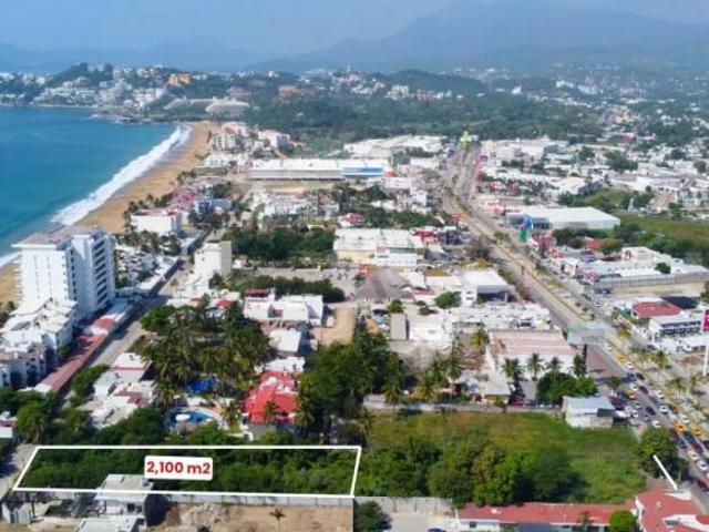 Terreno en Venta en Manzanillo a 215 mts de la Playa