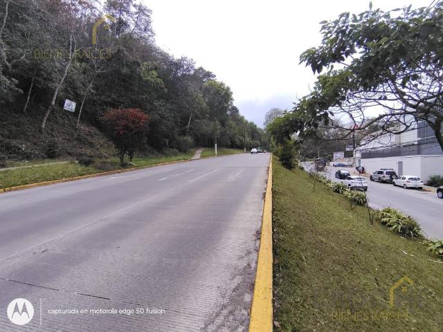 TERRENO EN VENTA EN AV. ARCO SUR ZONA CABEZA OLMECA XALAPA VERACRUZ