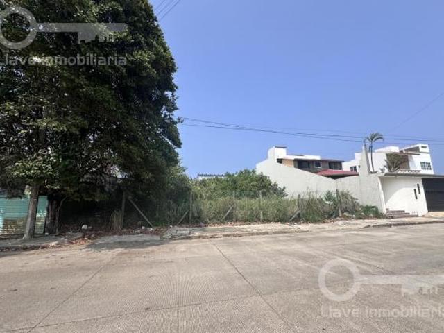 Terreno en Venta en Av. Bellavista, Col. Puerto Mexico, Coatzacoalcos, Ver