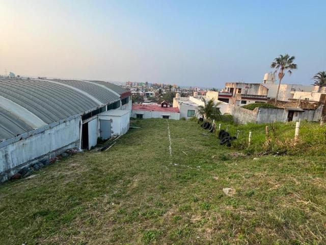 Terreno en Venta en Av. Salvador D?az Mir?n, Col. Puerto Mexico, Coatzacoalcos, Ver