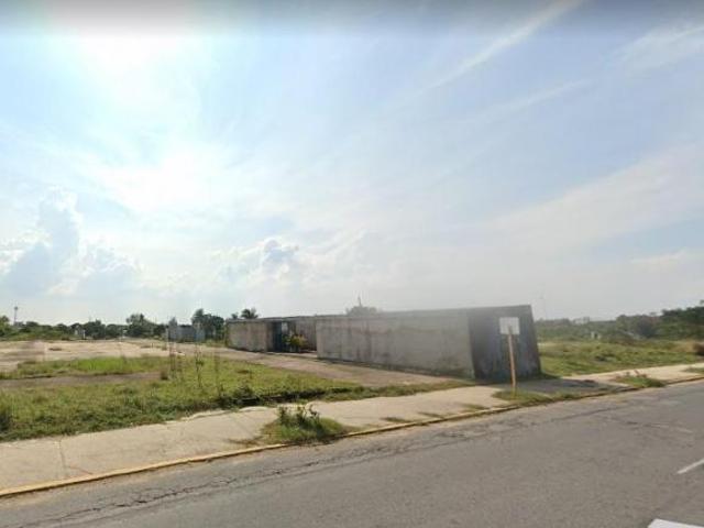 Terreno en VENTA en Av. Universidad, Col. Brisas del Golfo, Coatzacoalcos, Ver