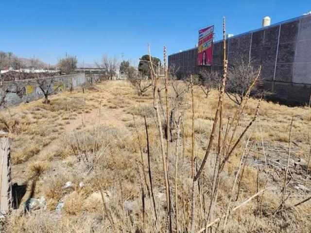 TERRENO EN VENTA EN AVENIDA FUENTES MARES