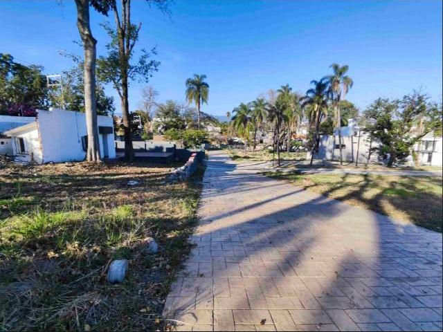 Terreno en venta en Acapantzingo, Cuernavaca