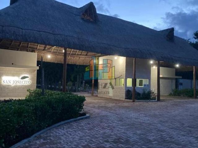 TERRENO EN VENTA EN AKUMAL EN RESIDENCIAL SAN JOSESITO CON CASETA