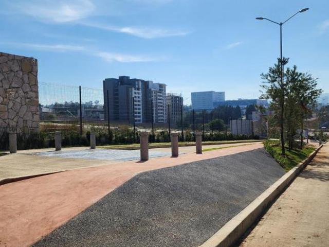 Terreno en Venta en Altozano con caseta de vigilancia junto al colegio Jefferson