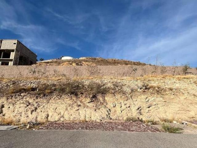 Terreno en venta en Altozano
