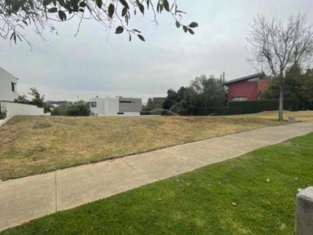 Terreno en Venta en Bosque de las Lomas 1,436m2