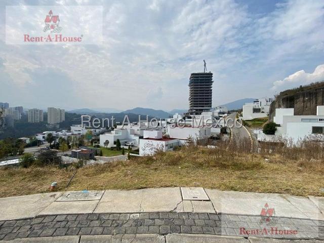 Terreno en Venta en Bosque Real 27 211