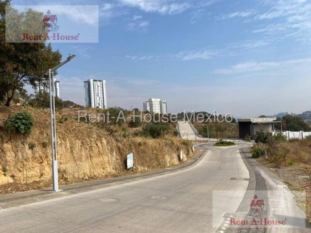 Terreno en Venta en Bosque Real 27 212