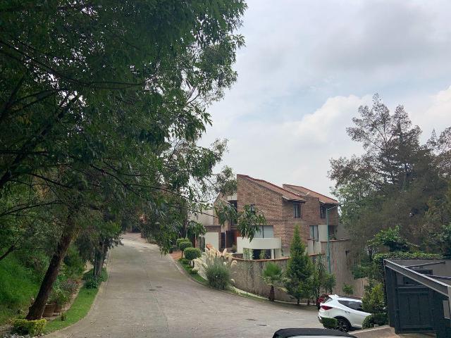 Terreno en venta en Bosques de la Herradura, Huixquilucan, México