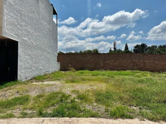 Terreno en Venta en Bosquetto Bosques Vallarta, junto a casa Club y alberca