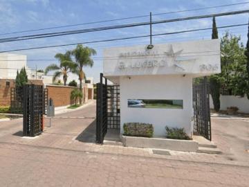 Terreno en venta en Cuautlancingo 586 m2 en Fraccionamiento el Lucero
