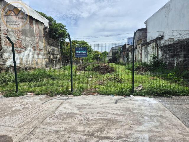 Terreno en venta en calle Jimenez entre Canal y Cort?s Col. Centro Veracruz, Ver
