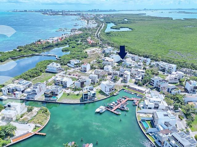 Terreno en Venta en Canc?n en Puerto Canc?n en Laguna I de 218.12 m2