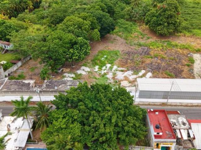 TERRENO EN VENTA EN CARR PRINCIPAL A ANACLETO CANABAL 1RA SECC 45 F 1081