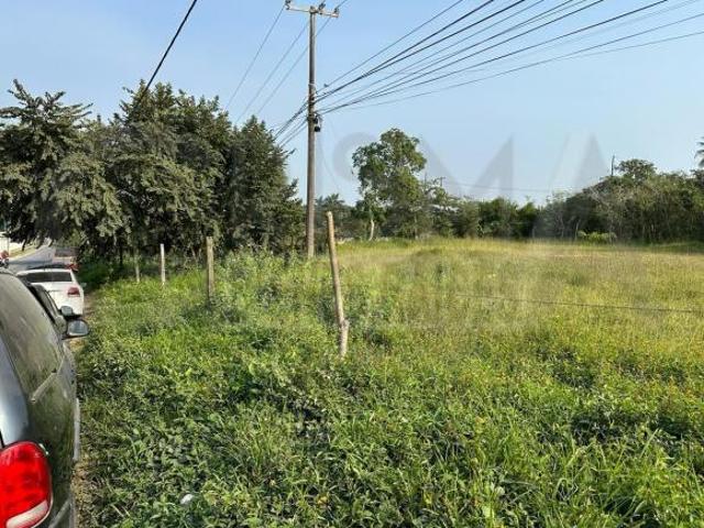 TERRENO EN VENTA EN CARRETERA A COBOS FRENTE AL BATALLON DE INFANTERÍA