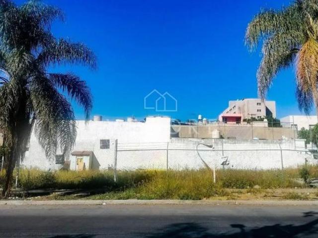 TERRENO EN VENTA EN CIRCUNVALACIÓN OBLATOS, GUADALAJARA