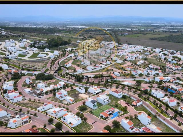 Terreno En Venta en Ciudad Maderas Quer?taro