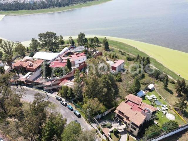 Terreno en venta en Col. Bosques del Lago, Cuautitlán Izcalli, Estado de México