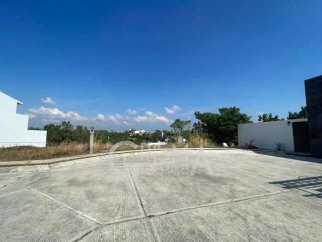 TERRENO EN VENTA EN COL. JARDINES