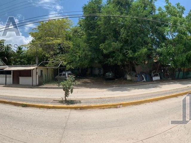 Terreno en Venta o Renta en Col. Obrera, Ebano San Luis Potosi