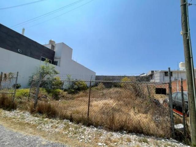 TERRENO EN VENTA EN COLONIA LA LOMA, ZAVALETA 4