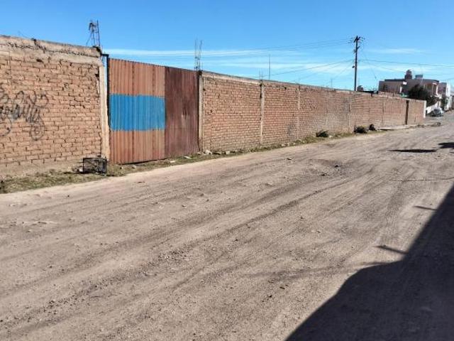 Terreno en venta en colonia Paseo de la Pradera 4