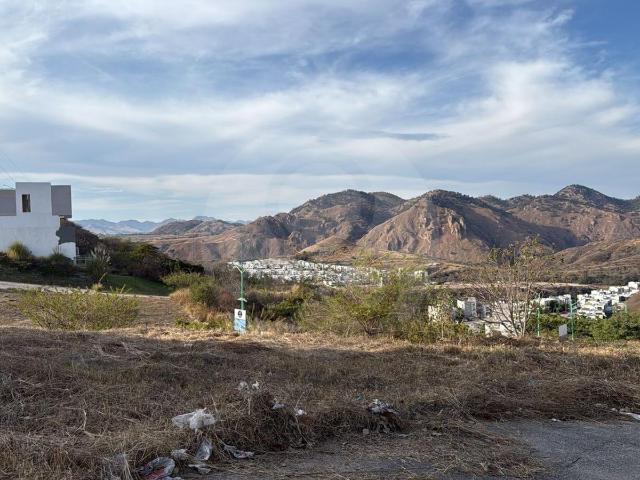 TERRENO EN VENTA EN COLINAS DE SAN ISIDRO
