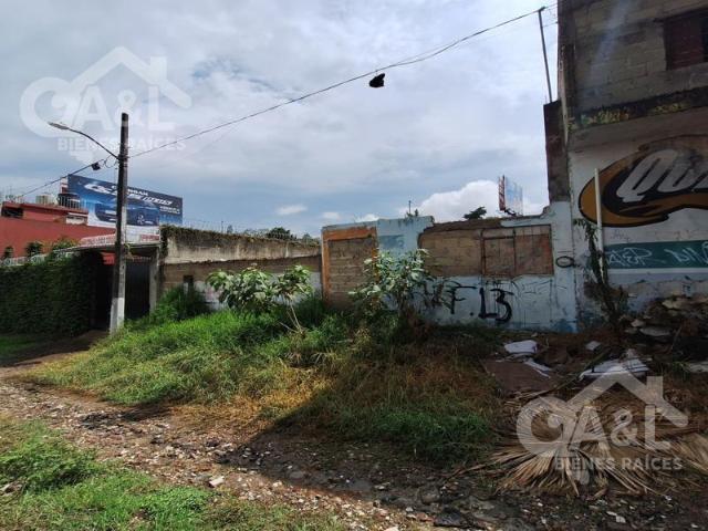 Terreno en Venta en con doble frente Avenida Lazaro Cardenas