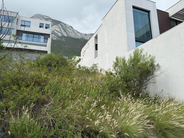 Terreno en venta en Cordillera Residencial en Santa Catarina