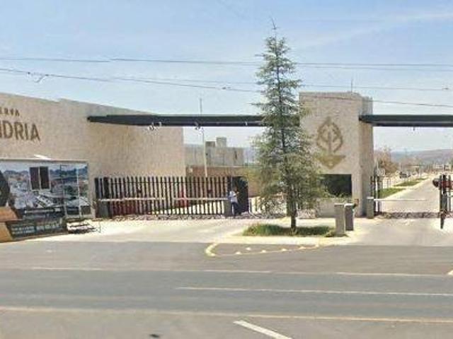 Terreno en Venta en Corredor Mezquital Fracc. Icandria 4