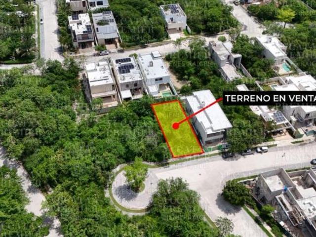 EN VENTA TERRENO EN PRIVADA TAMARA AL NORTE DE MERIDA CON AMENIDADES Y CASA CLUB