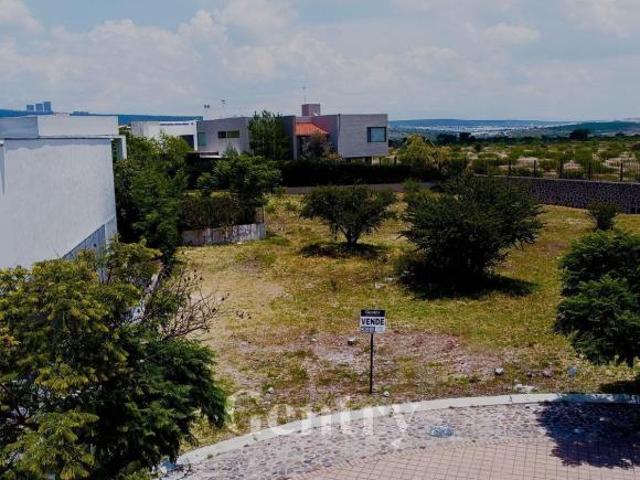 Terreno en venta en El Campanario Querétaro