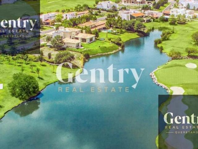 Terreno en venta en El Campanario Querétaro