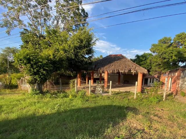 TERRENO EN EL COACOYUL, A PIE DE CARRETERA, IDEAL PARA RESTAURANT