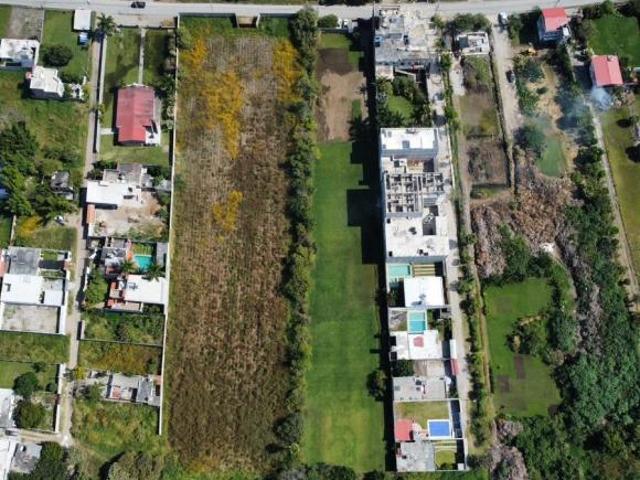 Terreno en venta en el Ejido de Acapantzingo, colinda con Tabachines y vista al campo de golf