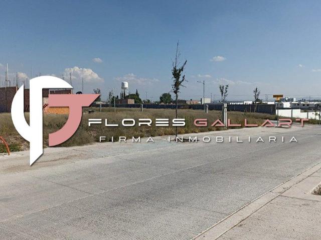 Terreno en Venta en el Fracc. La Rioja al Poniente de la Ciudad de Aguascalientes P