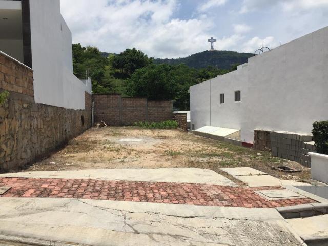 Terreno en venta en el Fracc. Privado San Carlos, Zona Sur Oriente