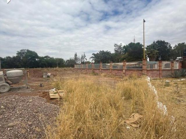Terreno en Venta en en el Fracc. La Trinidad al Poniente de la Ciudad P