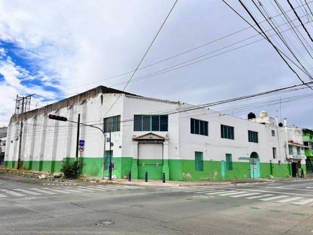 Terreno en venta, en esquina, calle Gigantes, Colonia Real, Guadalajara, Jalisco