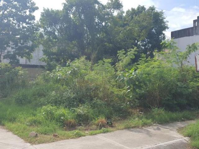 Terreno en Venta en esquina Av. Niños Heroes y Av 137 Fraccionamiento Monte Real C3943