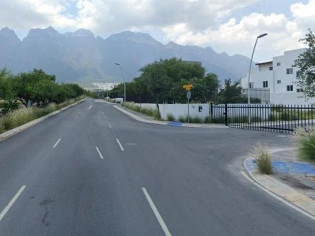 Terreno en VENTA en esquina Priv Cumbres Platino Monterrey