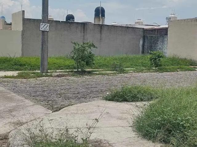 Terreno en venta en esquina Puerta de Rolon