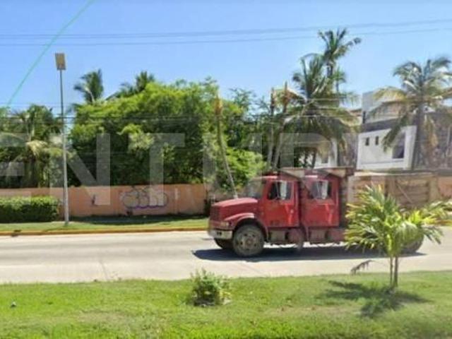 Terreno en VENTA en esquina, Zona Diamante Acapulco – Inversionistas!