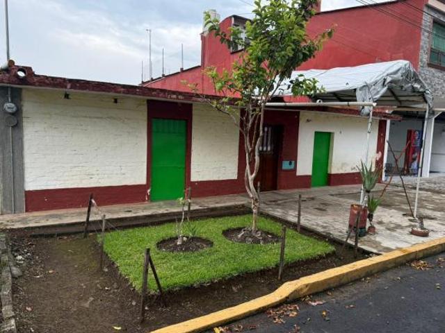Terreno en venta en Fidencio Ocaña a cuadra y media de Av. Mártires del 28 de Agosto, Xalapa, Ver