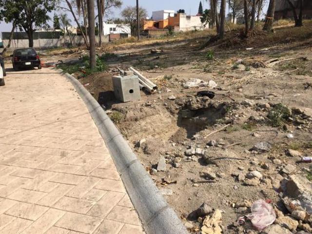 Terreno en venta en fracc. con vigilancia. Acapantzingo, Cuernavaca