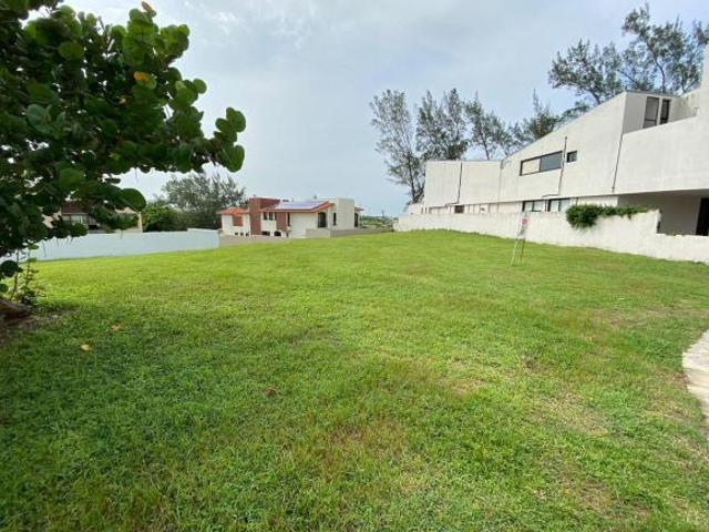 TERRENO EN VENTA EN FRACC VISTA BELLA
