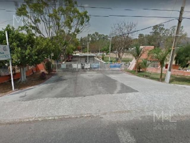 Terreno en Venta en Fraccionamiento Isla de Cuautla 1098 m2. Morelos